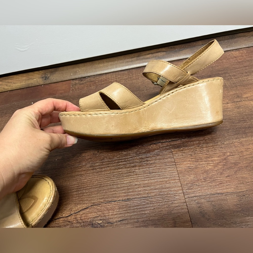 Born Beige Sandals Size 9 - Picture 7 of 10